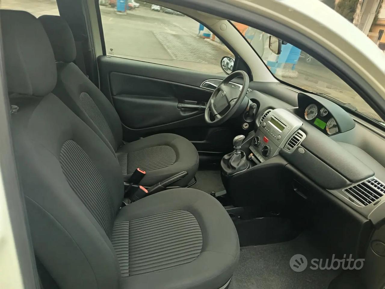 Lancia Ypsilon 2009 ok neo patente