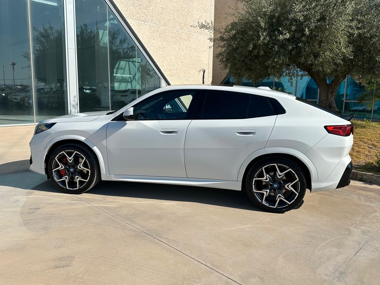 BMW iX2 xdrive MSport offerta T-Stock prezzo imperdibile