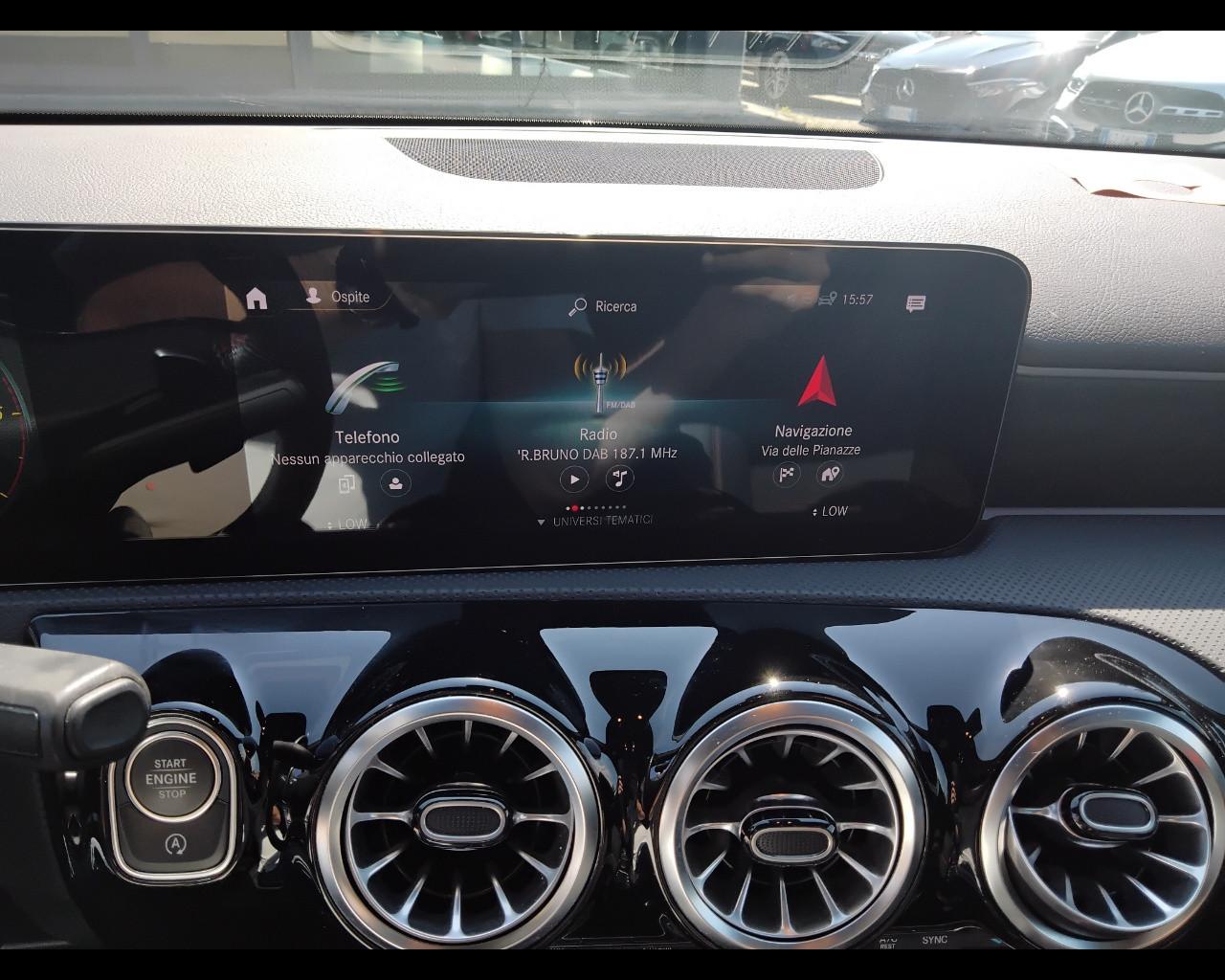 Mercedes-Benz Classe A - W177 2018 - A 180 d Premium auto