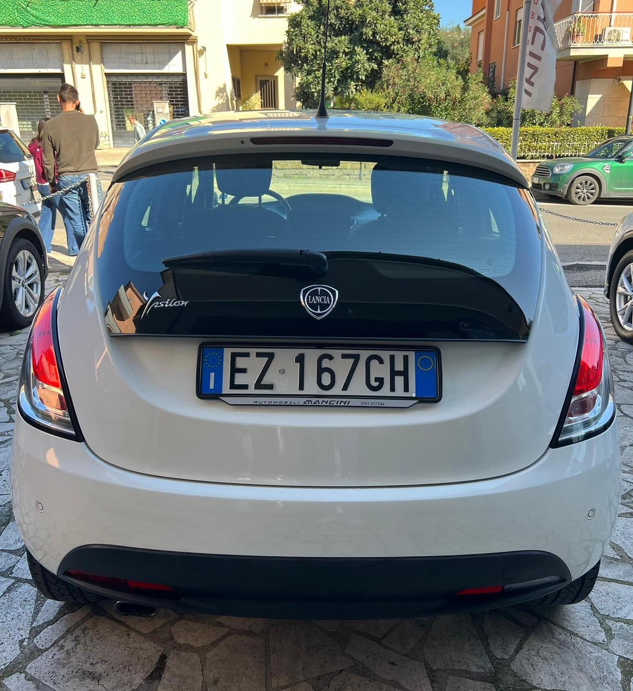 Lancia Ypsilon 1.2 69 CV 5 porte Gold * DISTRIBUZIONE FATTA * * GOMME NUOVE *