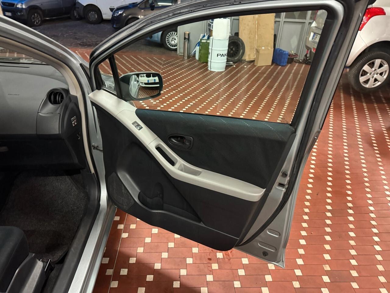 Toyota Yaris 1.3 5 porte Sol - UNICO PROPRIETARIO