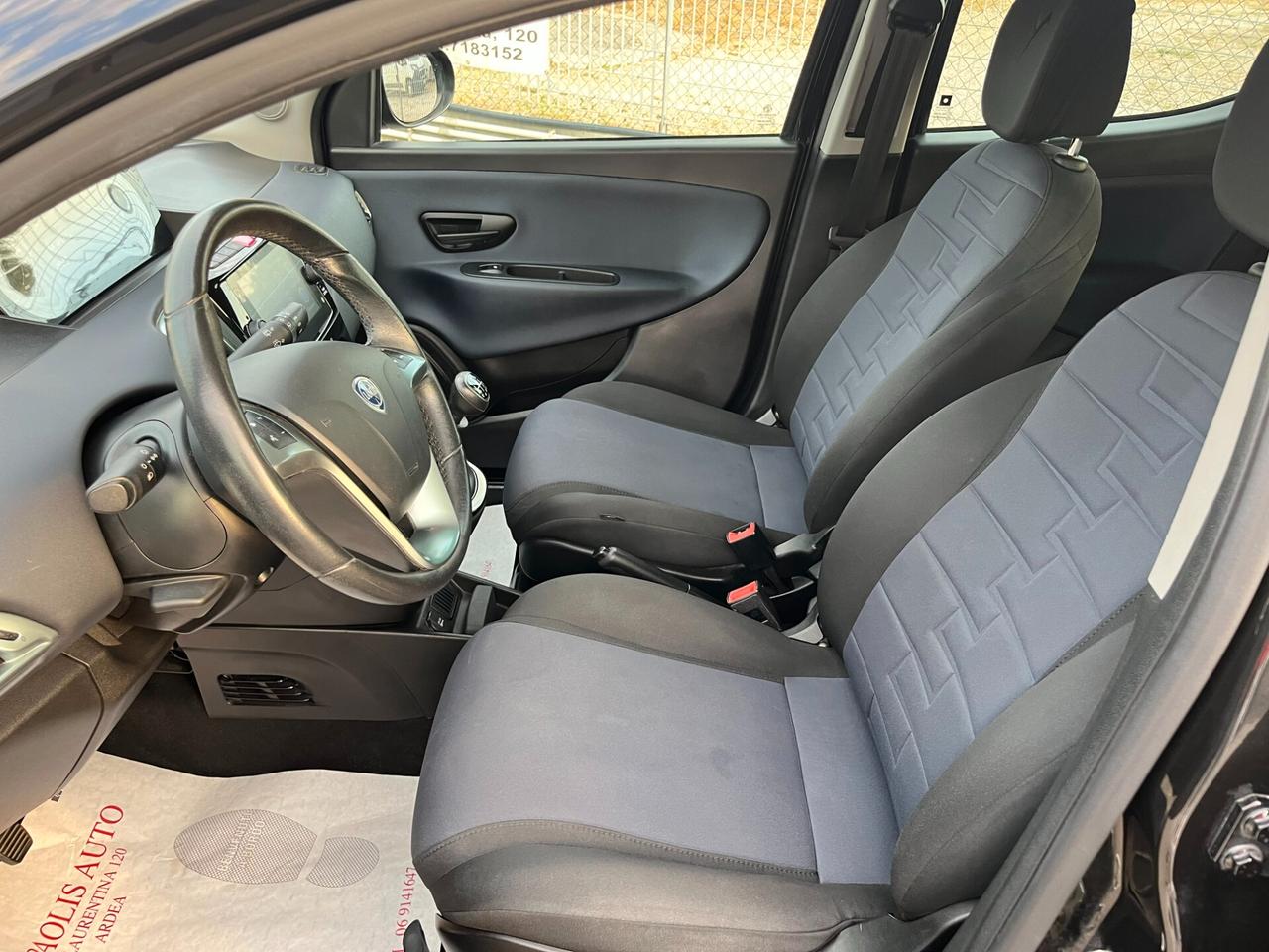 Lancia Ypsilon 1.0 FireFly 5 porte S&S Hybrid Gold Plus
