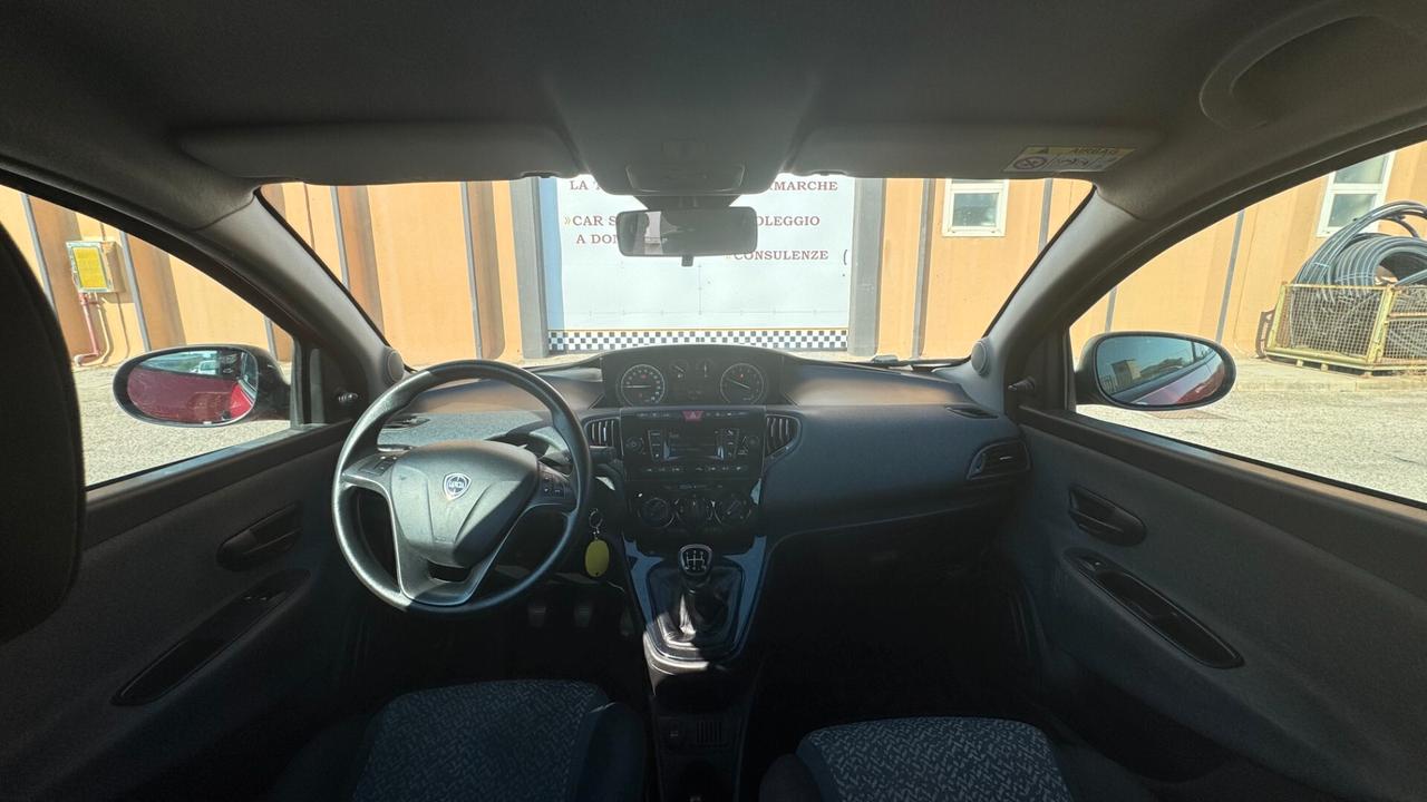Lancia Ypsilon 1.2 69CV NEOPATENTATI - 2019
