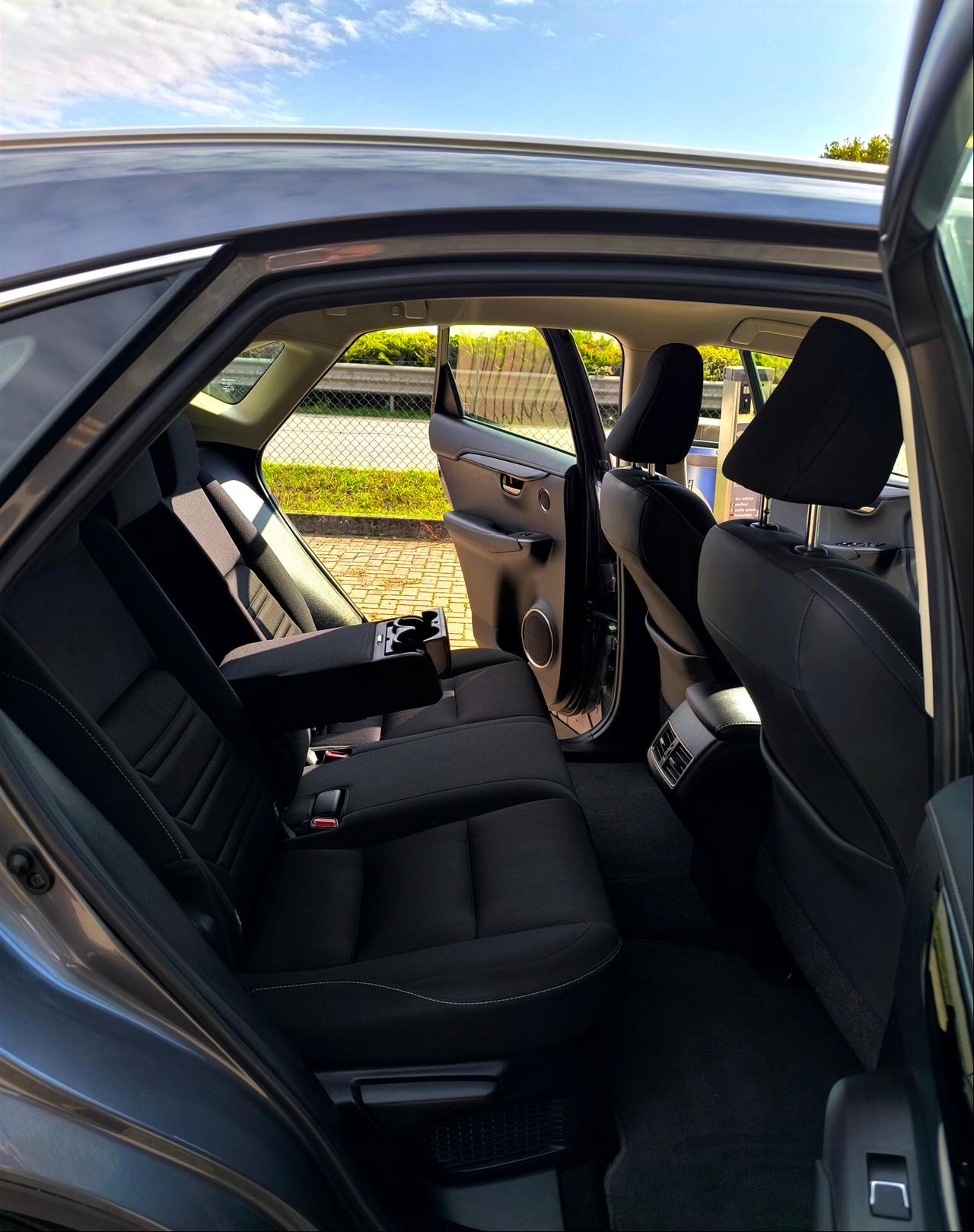 Lexus NX 300h Hybrid Business