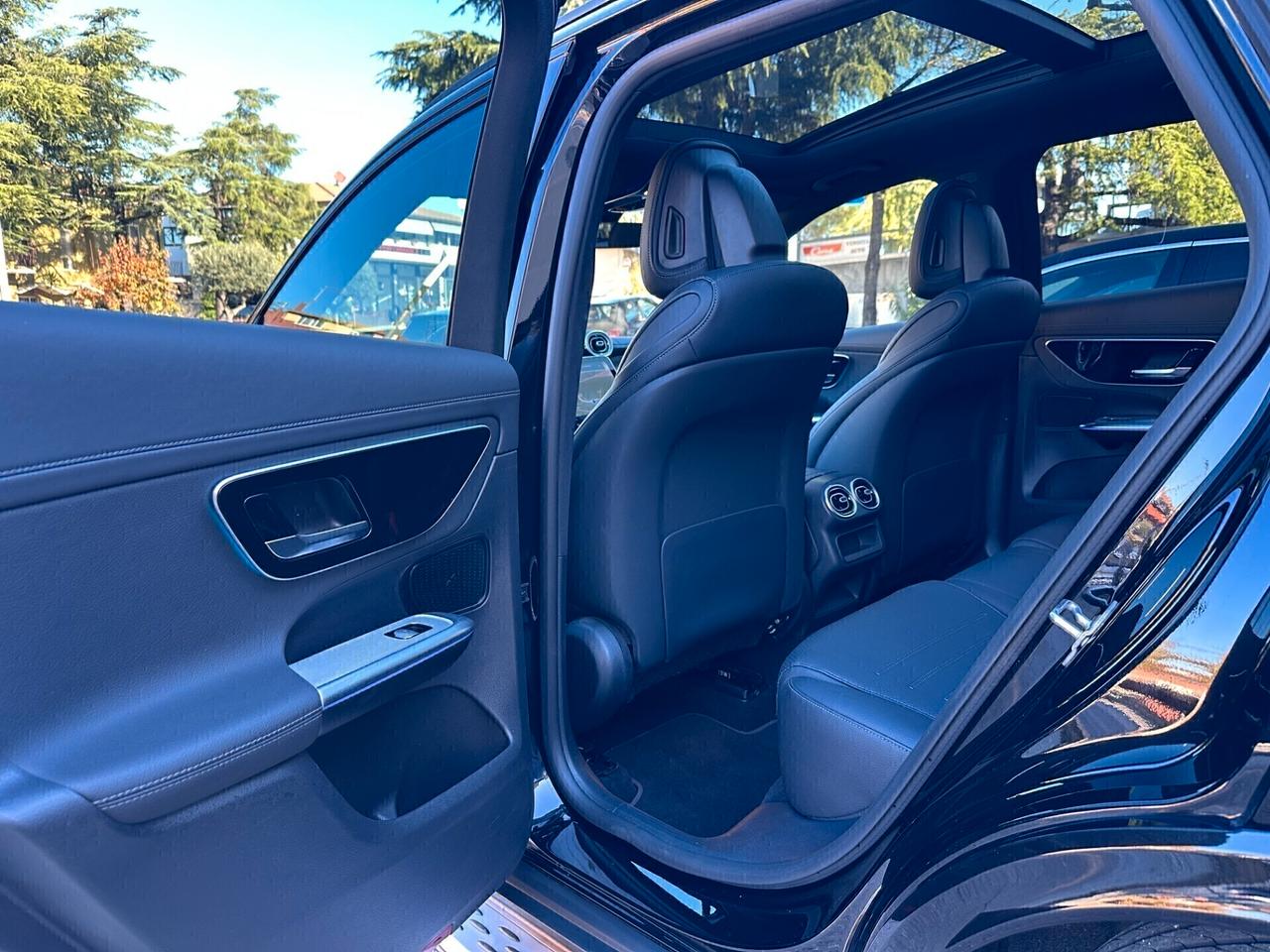 Mercedes-benz GLC 220 d 4M AMG Premium_PANORAMA_FARI DIGITAL LED_ CAMERA 360_HEAD-UP_BLACK