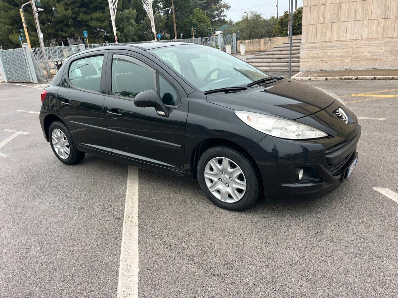 Peugeot 207 1.4 BENZINA KW 70 5p.UsatoGarantito