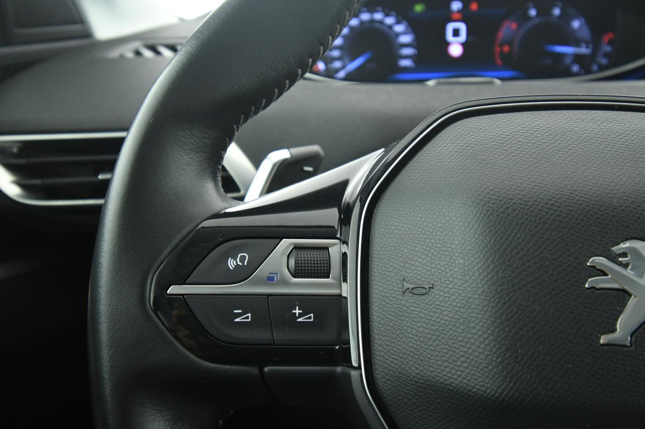 PEUGEOT 3008 1.5 bluehdi Active Business s&s 130cv eat8 NEOPATENTATI+CAMERA