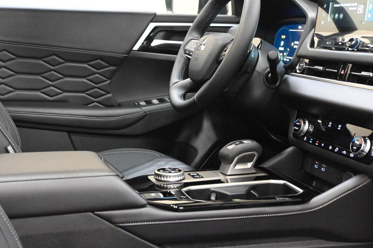 MITSUBISHI Outlander 4ª serie Outlander 2.4L 4...