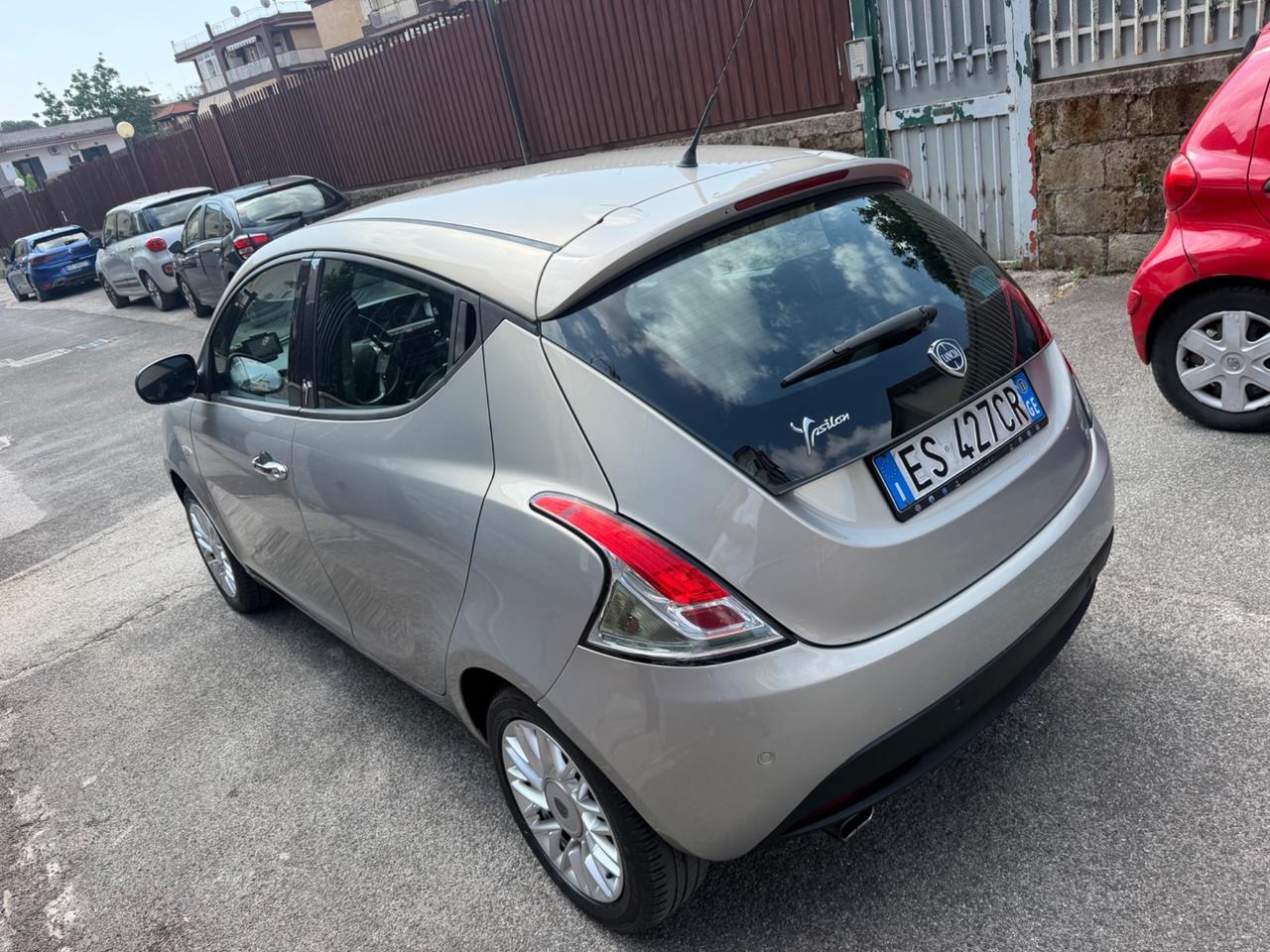 Lancia Ypsilon 0.9 TwinAir 85 CV 5 porte S&S DFN Platinum