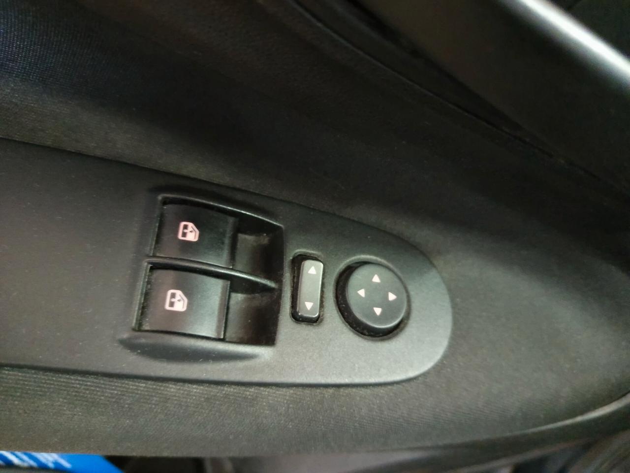 Fiat Punto 1.2 8V 5 porte Street 130 Mila chilometri ok neopatentati Fiat Punto 1.2 8V 5 porte Street 130 Mila chilometri ok neopatentati