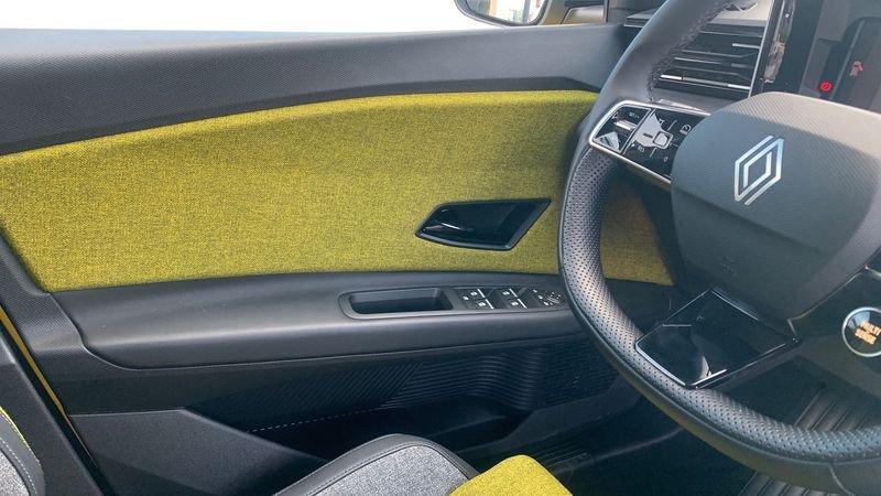 Renault 5 E-Tech Electric RENAULT iconic cinq 150 cv comfort range