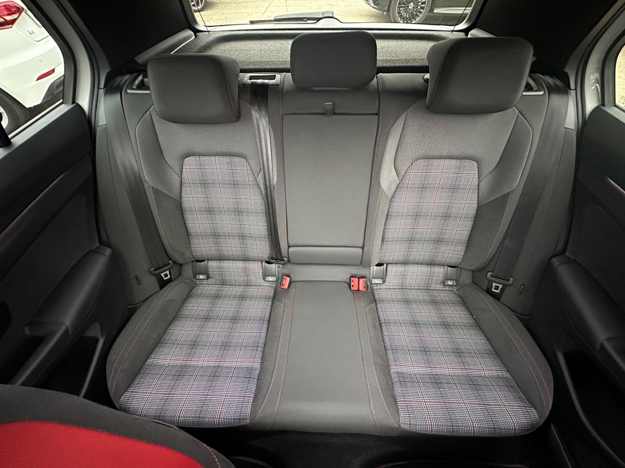 Volkswagen Golf GTI Golf 2.0 TSI GTI DSG