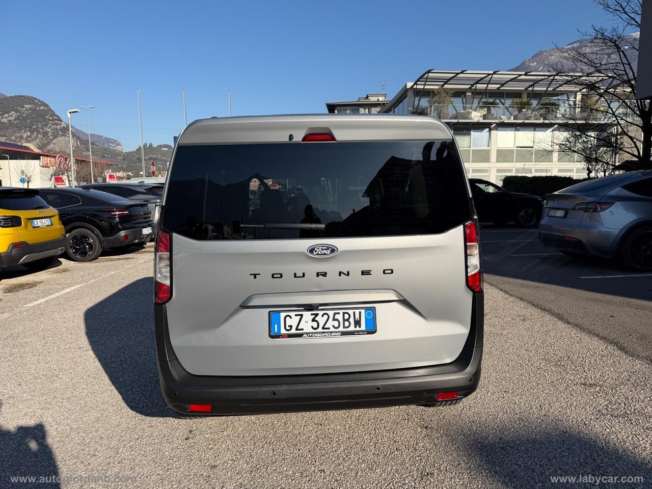 FORD Tourneo Courier 1.0 EcoBoost Titanium WINTER PACK
