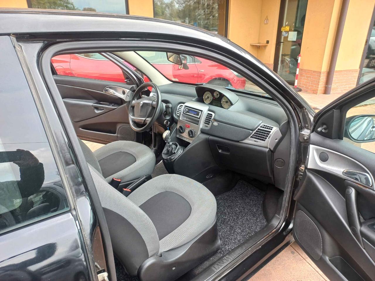 Lancia Ypsilon 1.2 Oro