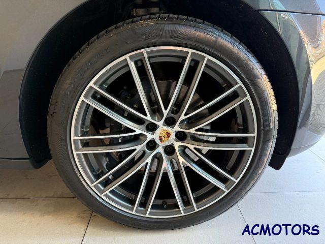 PORSCHE Macan 2.0 T