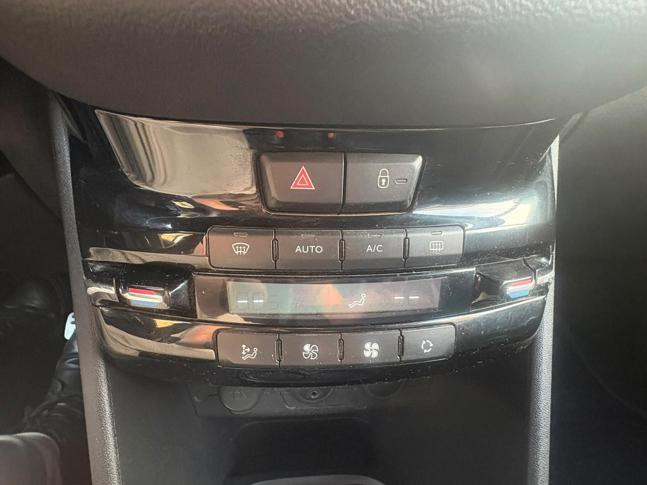 Peugeot 208 1.6 e-HDi 92 CV Stop&Start 5 porte Allure