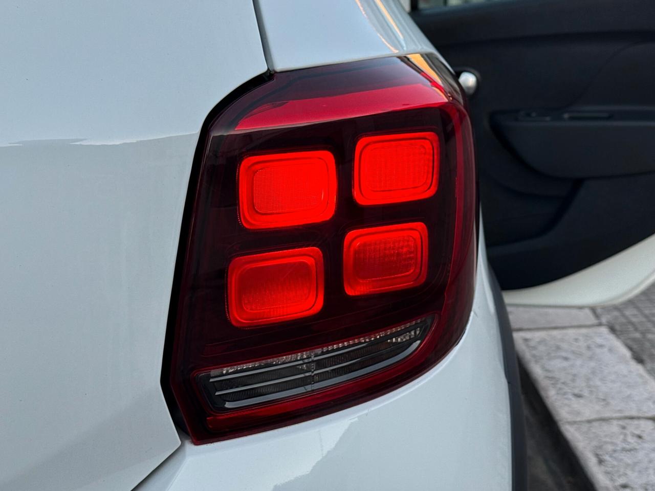 Dacia Sandero 0.9 TCe 90CV NAVI CAMERA LED - 2018