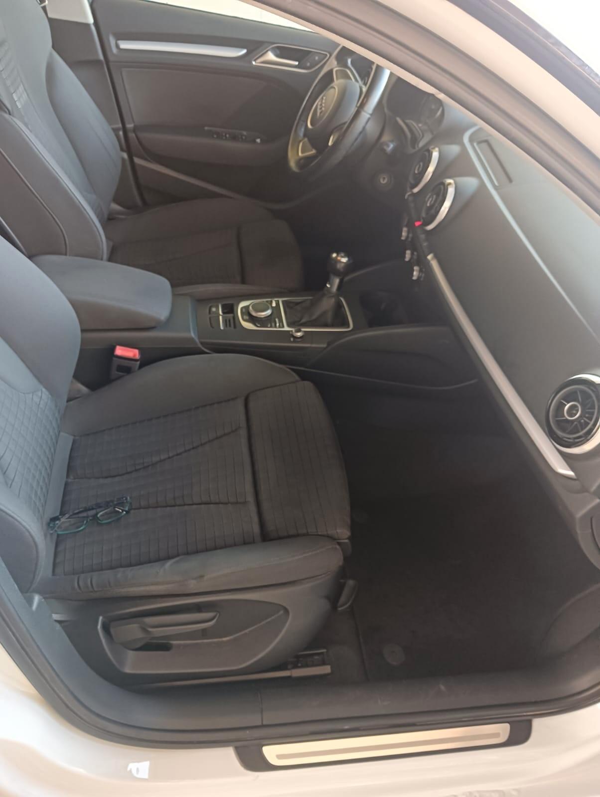 Audi A3 SPB 1.6 TDI clean diesel Business
