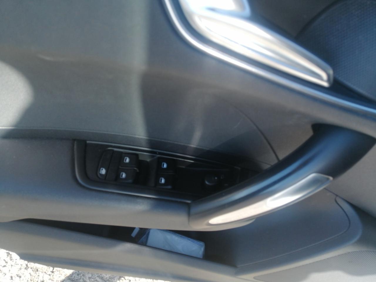 Audi A1 1.6 TDI S tronic S LINE.