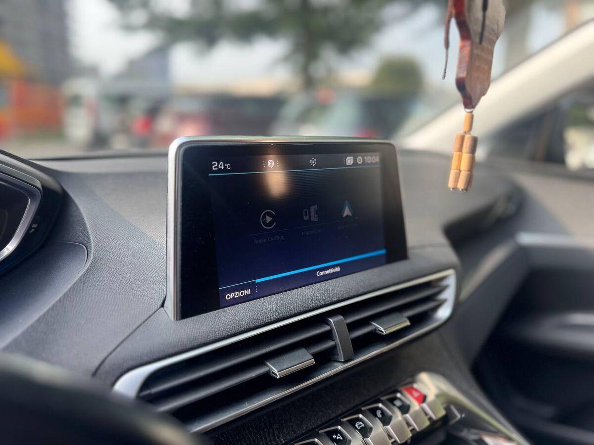 Peugeot 3008 1.2 pt t Active s&s 130cv