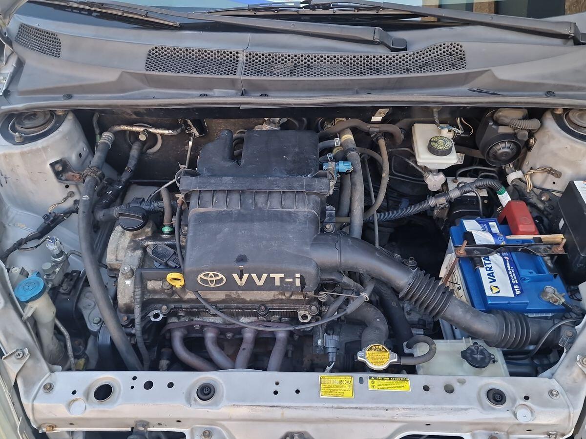 TOYOTA YARIS 1.0