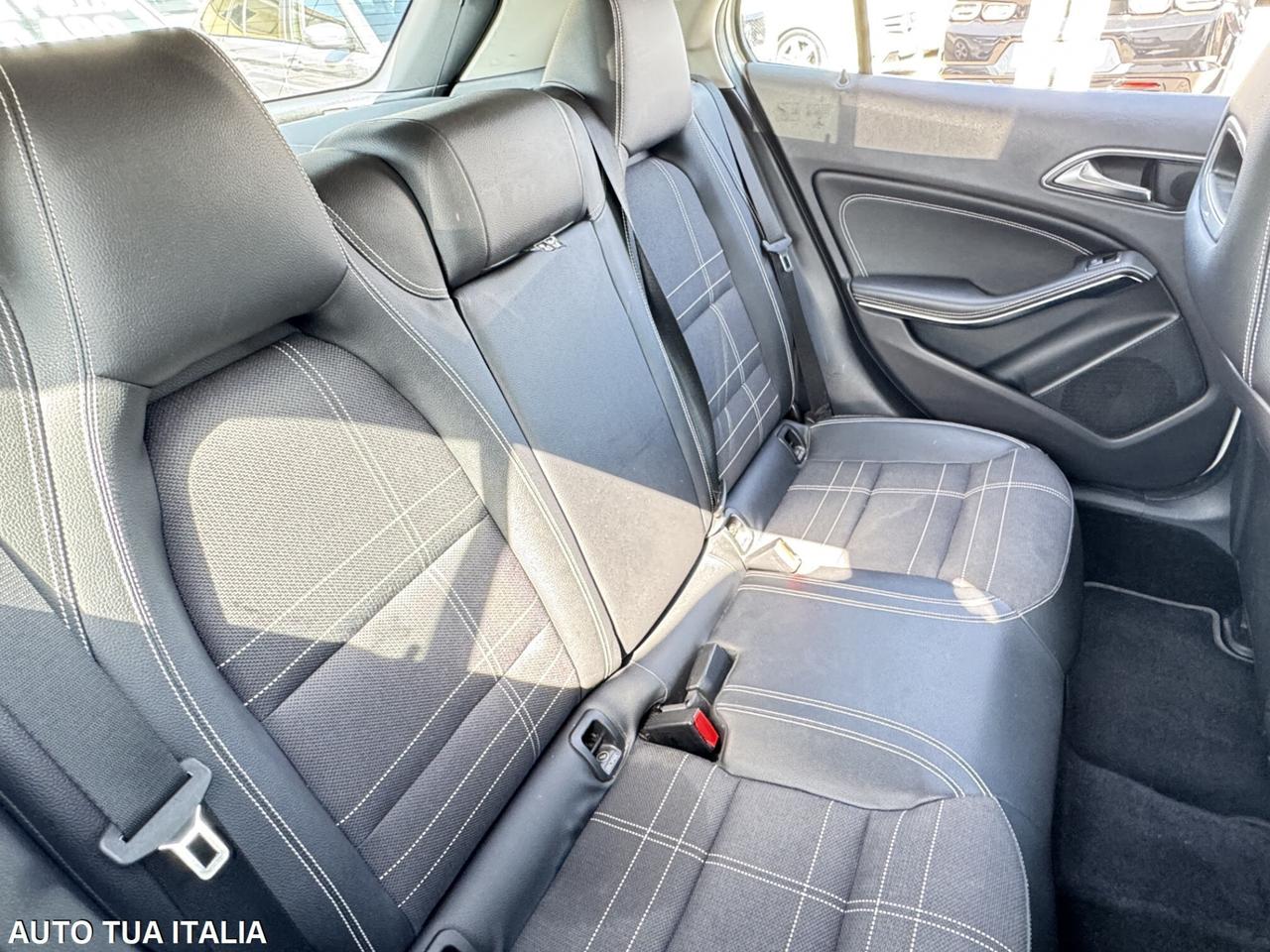 MERCEDES-BENZ GLA 200CDI PREMIUM PER NEOPATENTATI