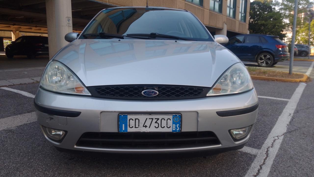 Ford Focus 1.6i 16V cat 5p. Zetec neopatentati