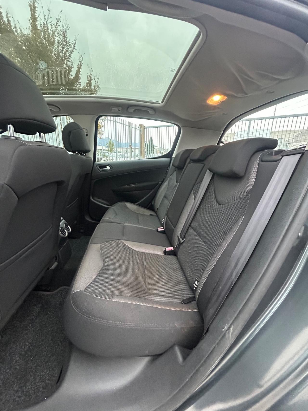 Peugeot 308 2.0 HDi 5p. Féline