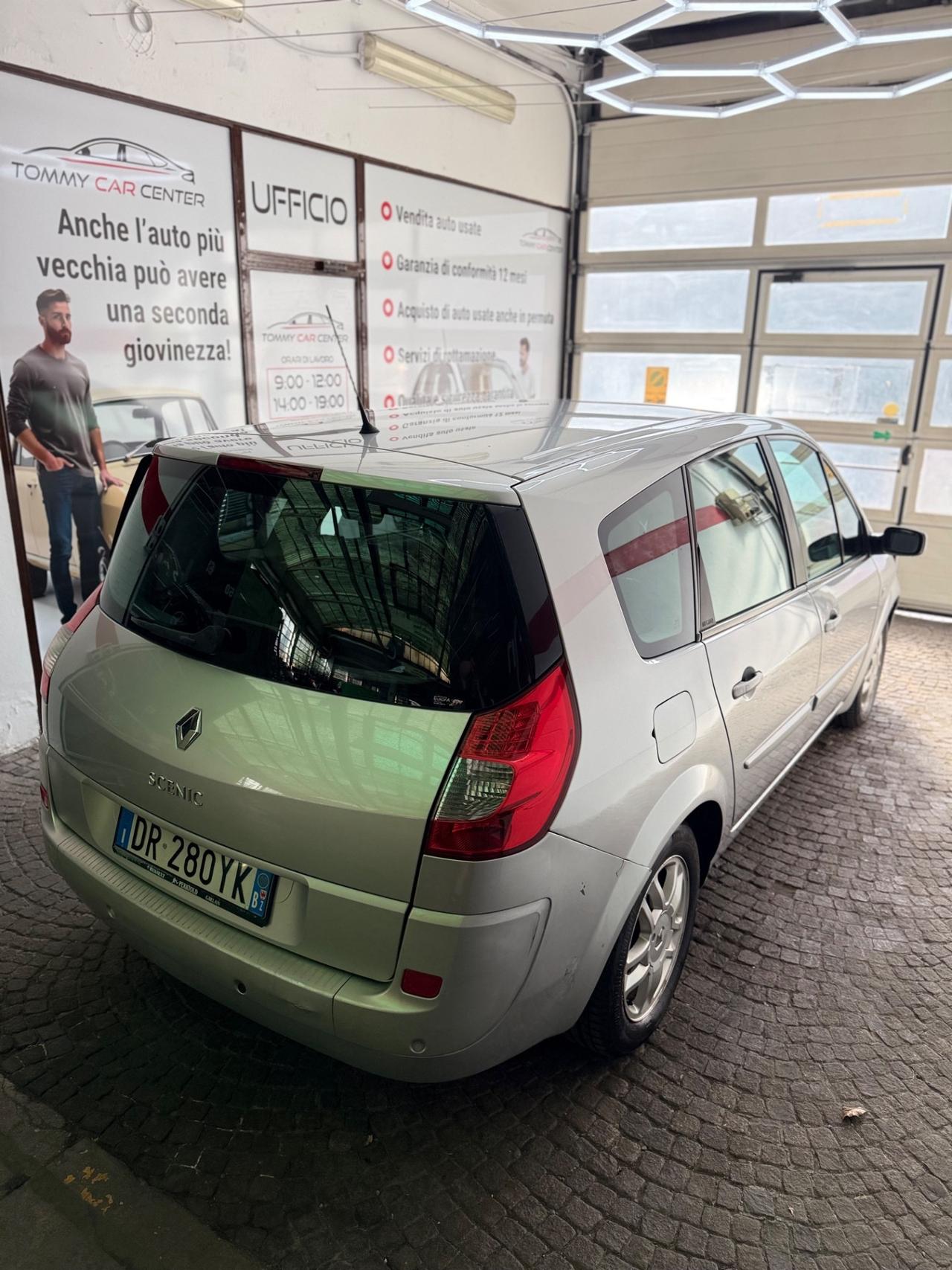 Renault Scenic Grand Scénic 1.9 dCi/130CV PlayStation Portable