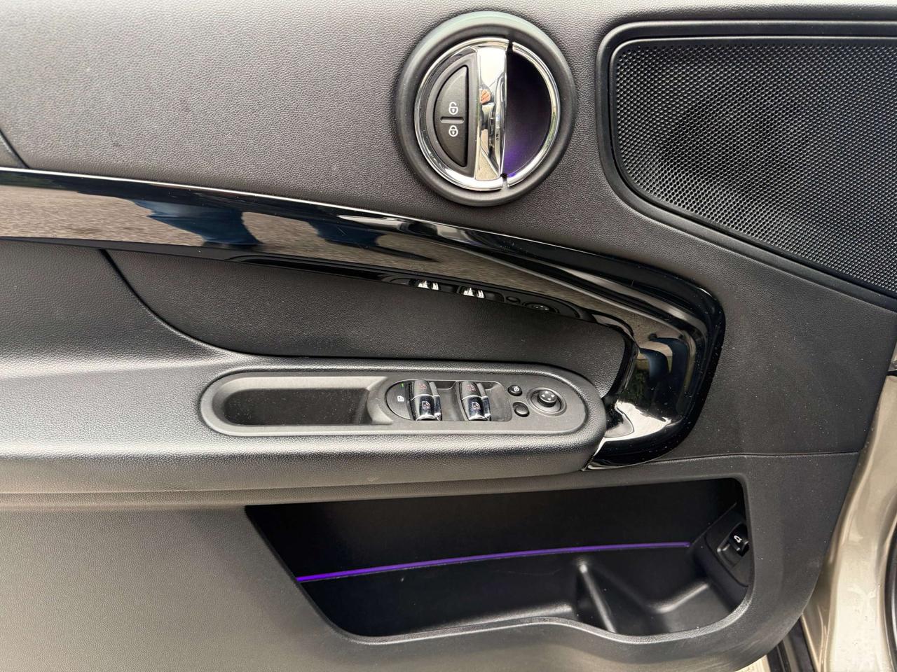 MINI Cooper D Countryman Mini Countryman F60 2017 2.0 Hype auto