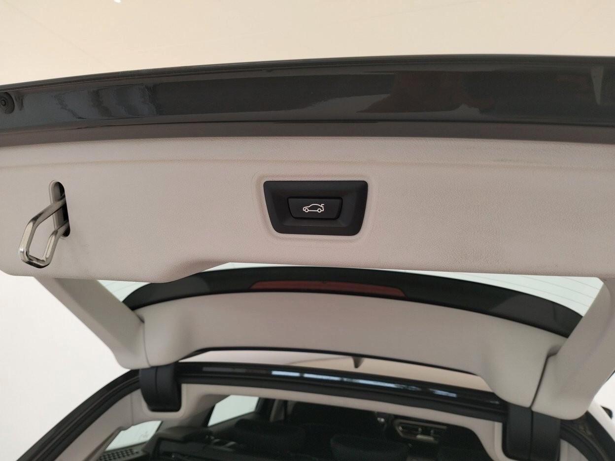 BMW 318d Touring mhev 48V Business Advantage auto - IVA ESPOSTA