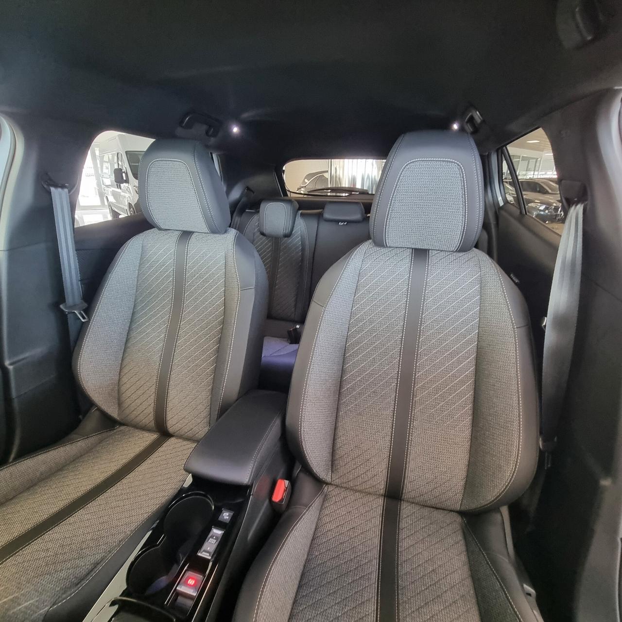 PEUGEOT 2008 ALLURE 1.2 145cv Hybrid e-DCS6 cambio automatico