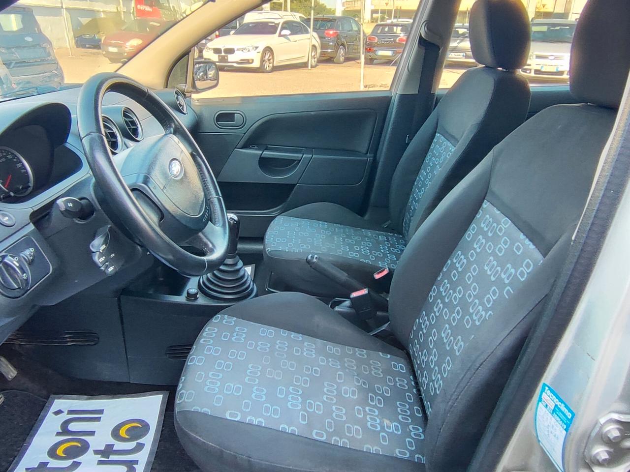 Ford Fiesta 1.2 16V 5p. Zetec E4