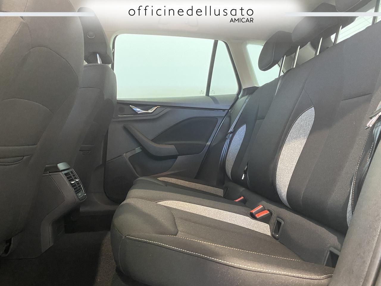 Skoda Kamiq 1.0 tsi 115cv black dots dsg