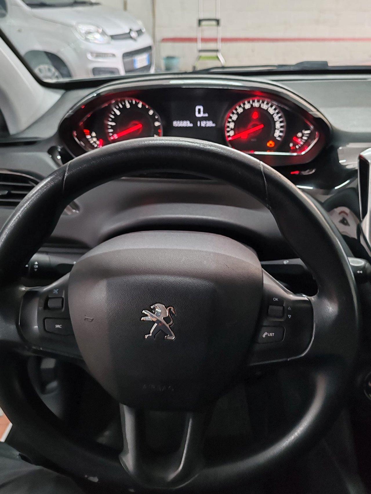 Peugeot 208 1.0 5 PORTE