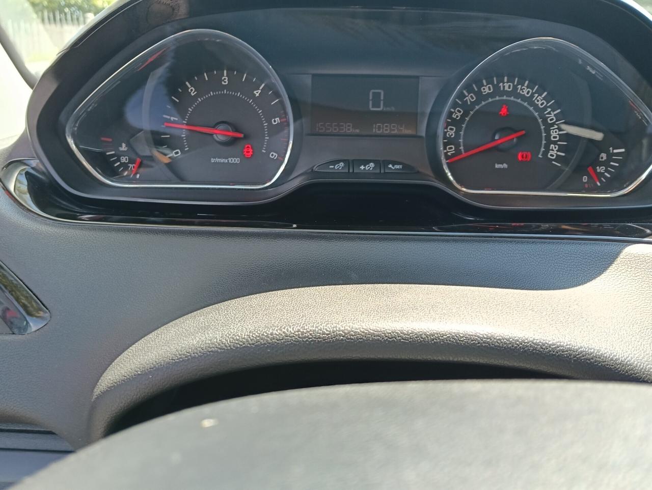 Peugeot 208 1.6 e-HDi 92 CV Stop&Start 5 porte Allure