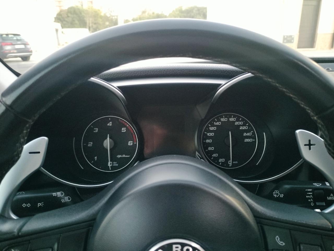Alfa Romeo Giulia 2.2 Turbodiesel 180 CV AT8 veloce