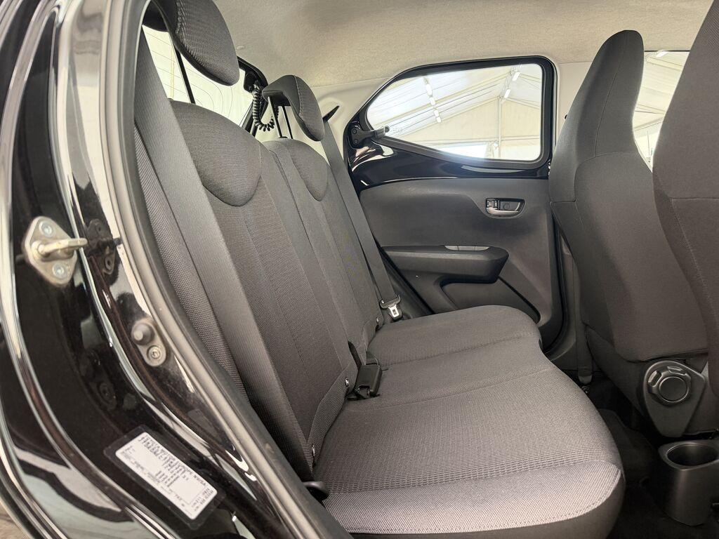 Toyota Aygo 5 Porte 1.0 VVT-i x-play M-MT