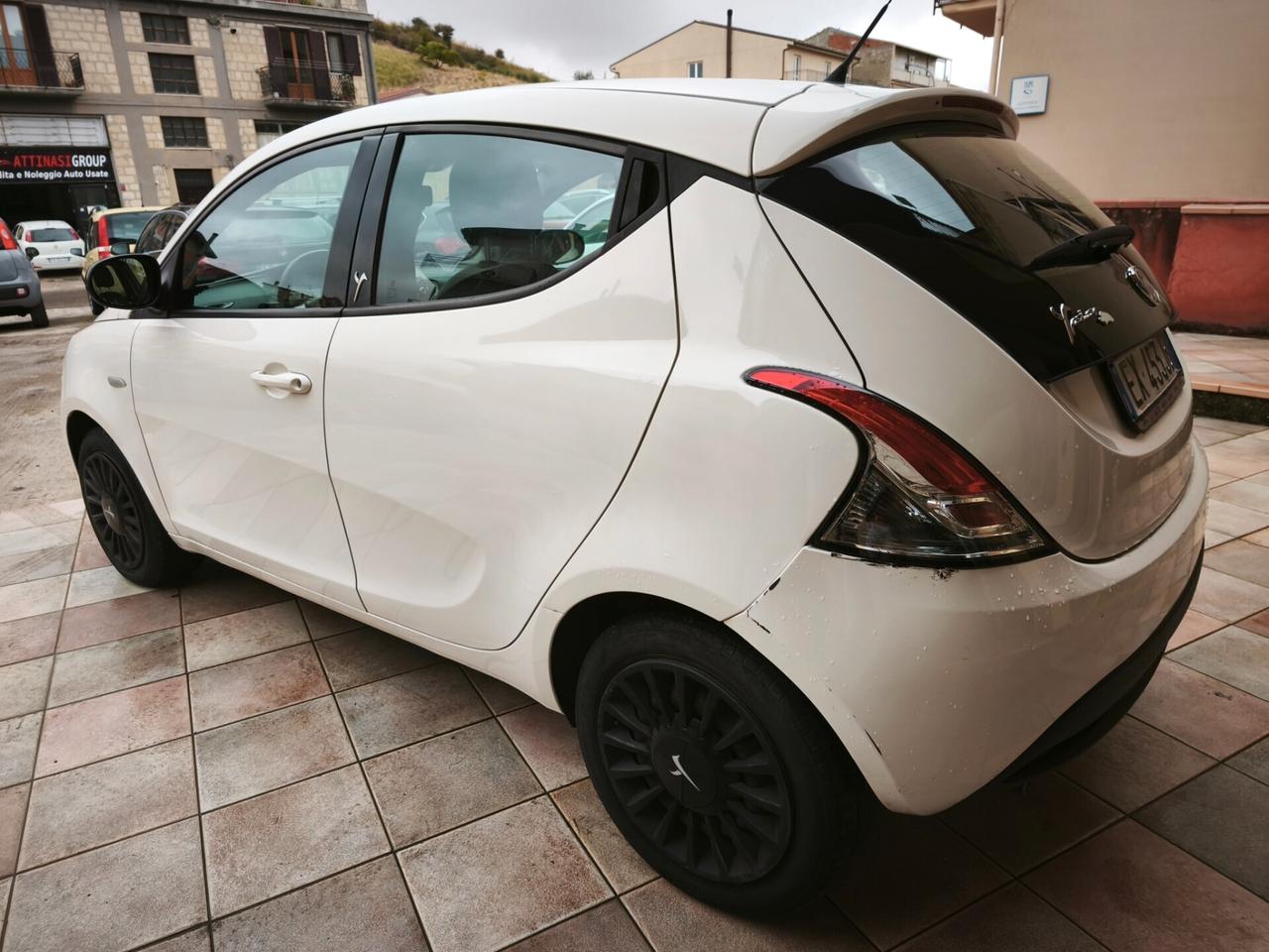 Lancia Ypsilon 1.2 Benzina - GPL