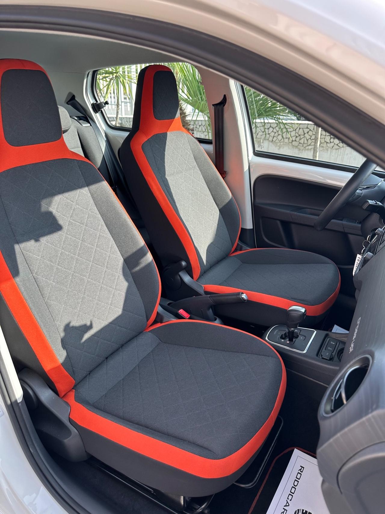 Volkswagen up! 1.0 75 CV 5p. cross up!