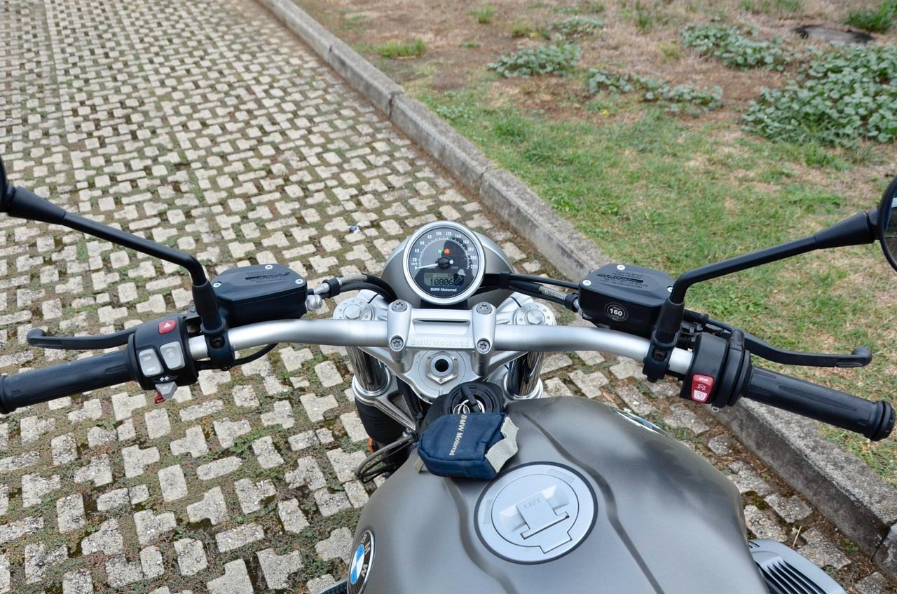 BMW R 12 NINET SCRAMBLER, AKRAPOVIČ