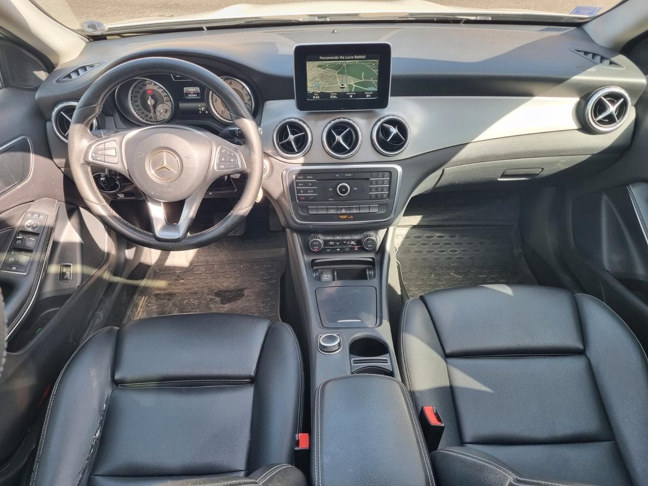 Mercedes-benz GLA 200D Tetto apribile. SUPER PROMO ESTATE 2025