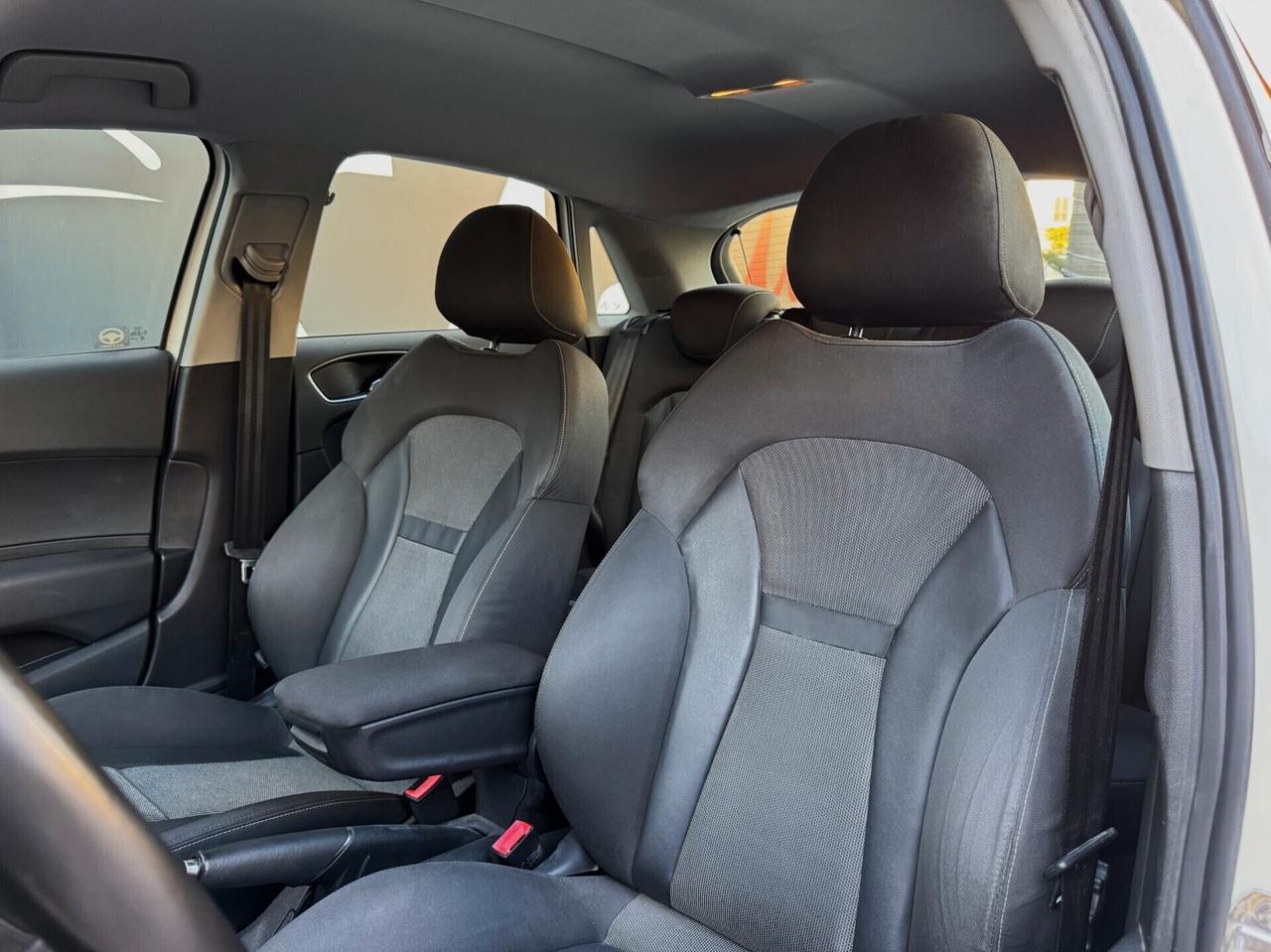 Audi A1 Sportback 1.6 TDI Ambition 105CV NAVI LED