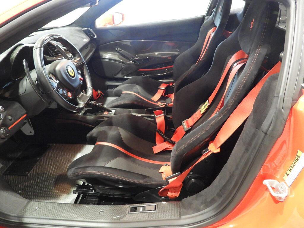 Ferrari 488 Coupe 3.9 Pista F1
