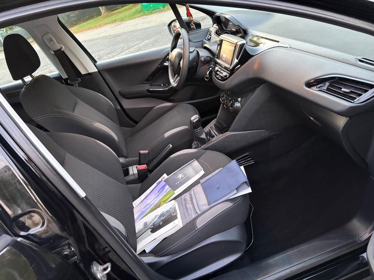 Peugeot 208 PureTech 82 5p. GPL Allure