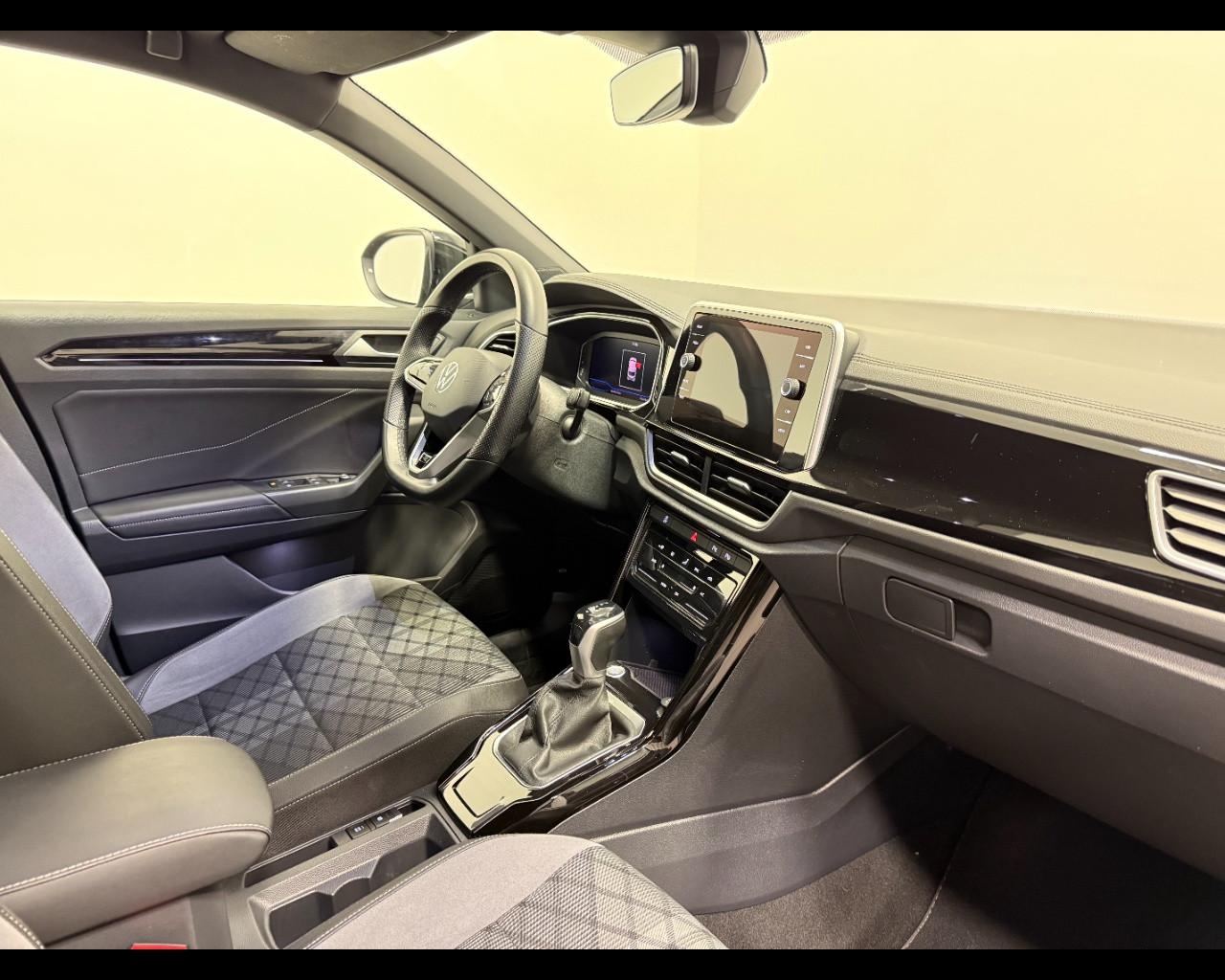 VOLKSWAGEN T-ROC 1.5 TSI DSG R-LINE