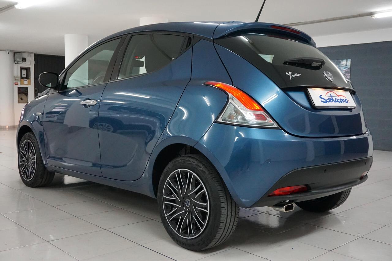 Lancia Ypsilon 1.0 FireFly 5 porte S&S Hybrid Gold