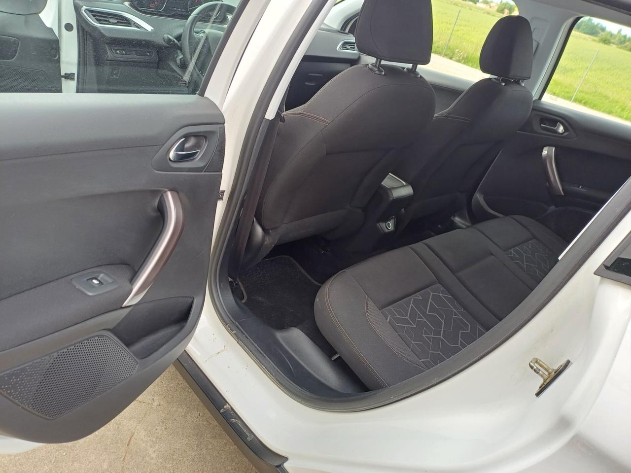 Peugeot 2008 1.2 VTi 82CV Access