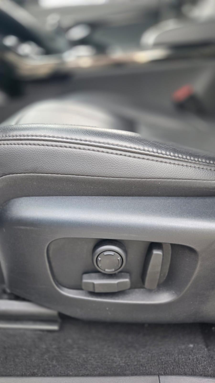 Land Rover Range Rover Evoque 2.0d i4 mhev R-Dynamic SE awd 240CV Uff Italy Navi