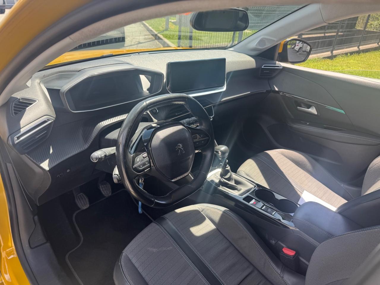Peugeot 208 PureTech 100cavalli modello Allure